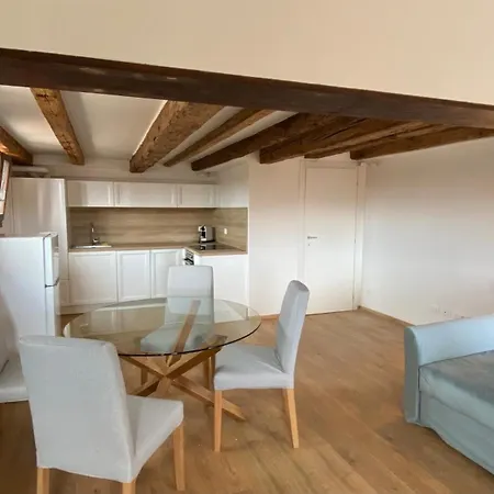 Apartment Rooftop 3999