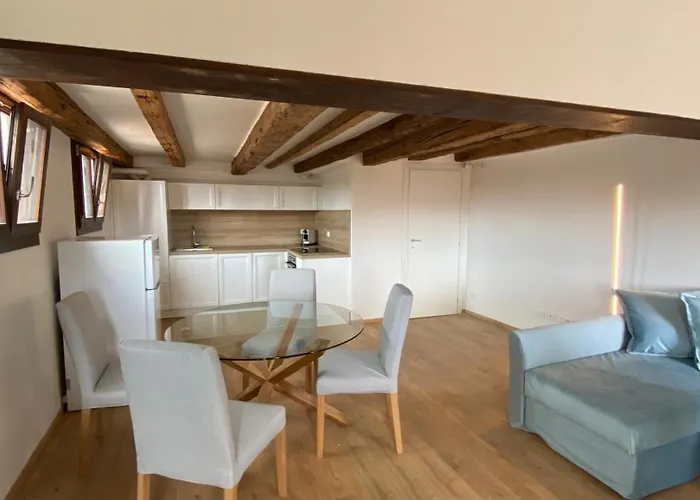 アパート Rooftop 3999